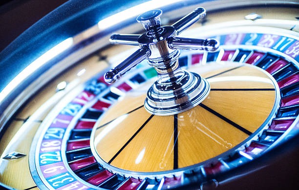 Antarmuka aplikasi jandabet menampilkan menu sportsbook dan live dealer di layar ponsel